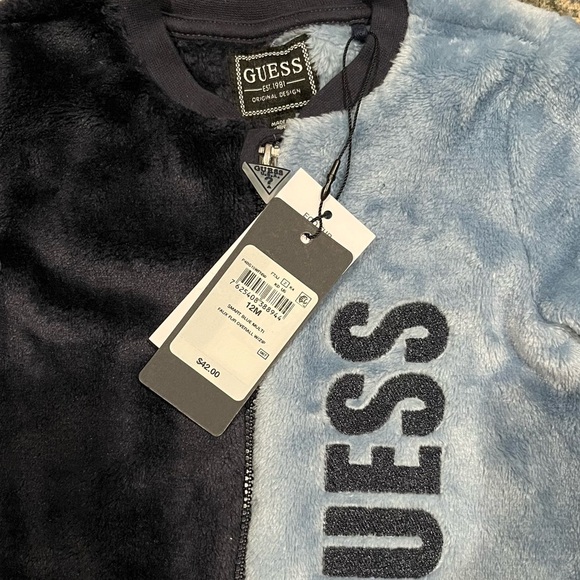 NWT GUESS Two-Tone Baby Blue and Navy Footie Outfit size 12m - Picture 4 of 6